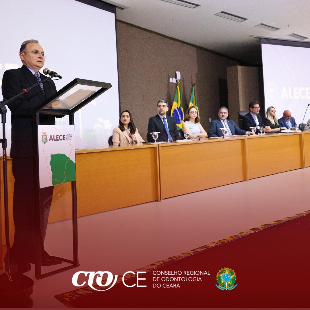 CRO-CE PARTICIPA DE SOLENIDADE NA ALECE EM COMEMORAÇÃO AOS PROFISSIONAIS DA ODONTOLOGIA NO ESTADO 04