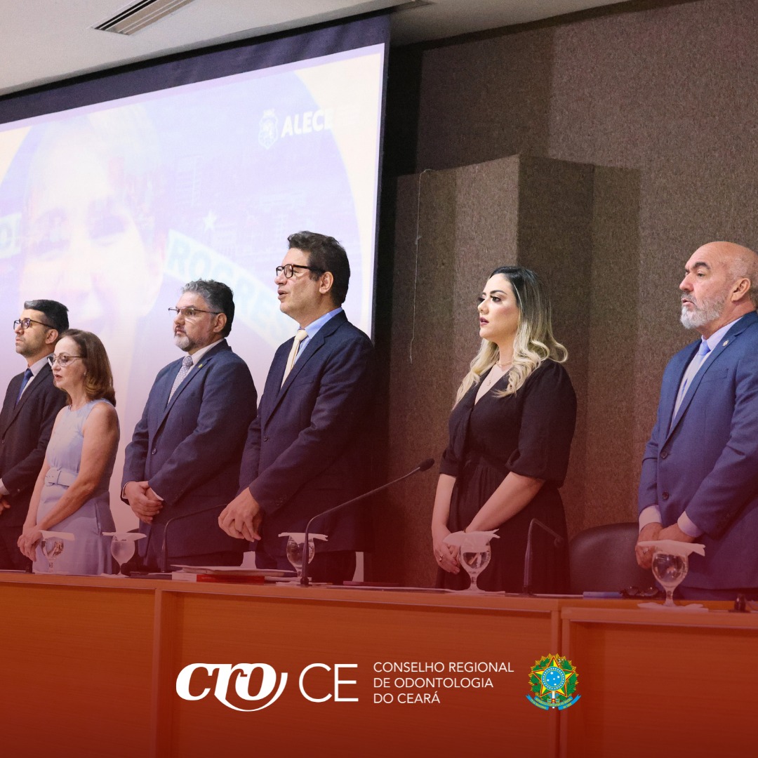 CRO-CE PARTICIPA DE SOLENIDADE NA ALECE EM COMEMORAÇÃO AOS PROFISSIONAIS DA ODONTOLOGIA NO ESTADO 05