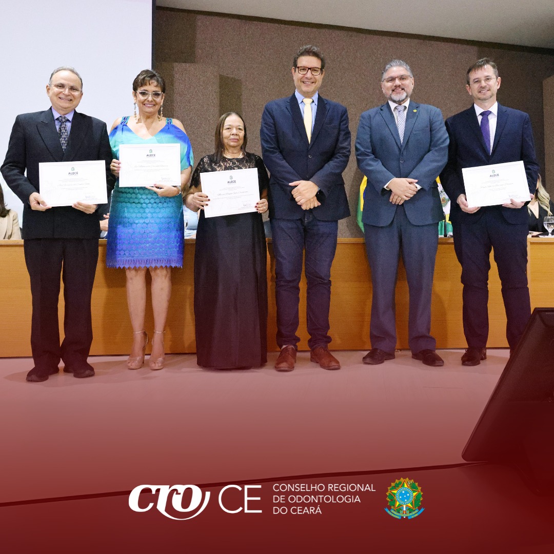 CRO-CE PARTICIPA DE SOLENIDADE NA ALECE EM COMEMORAÇÃO AOS PROFISSIONAIS DA ODONTOLOGIA NO ESTADO 06